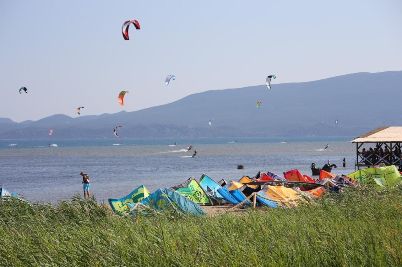 Apartments By The Sea Blace, Neretva Delta - Usce Neretve - 16068 Dış mekan fotoğraf